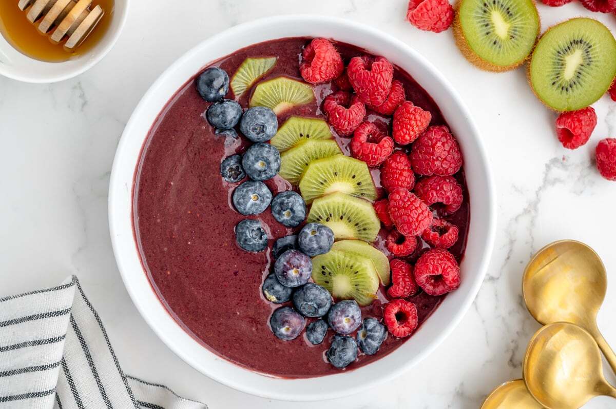 berry-superfood-smoothie-bowl-recipe