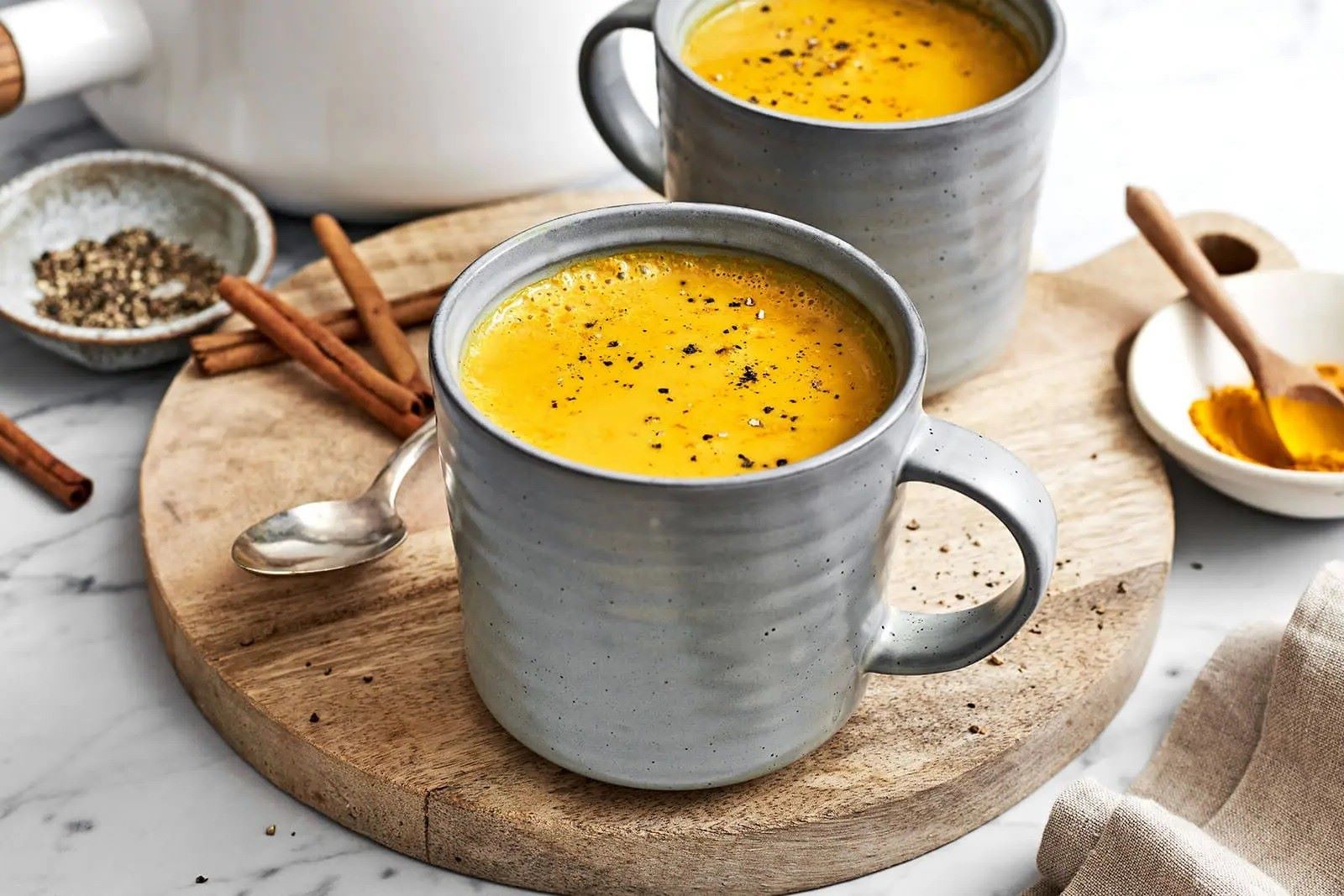 black-pepper-turmeric-latte-recipe