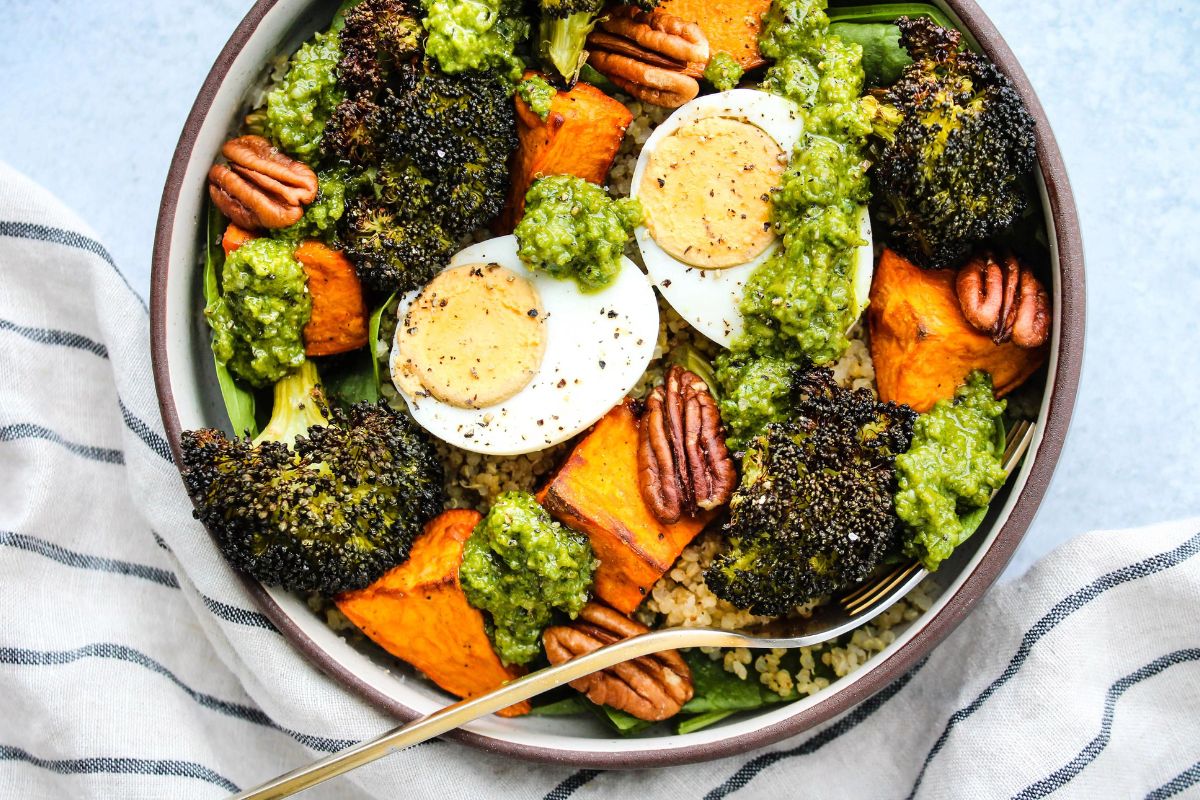 broccoli-pesto-quinoa-salad