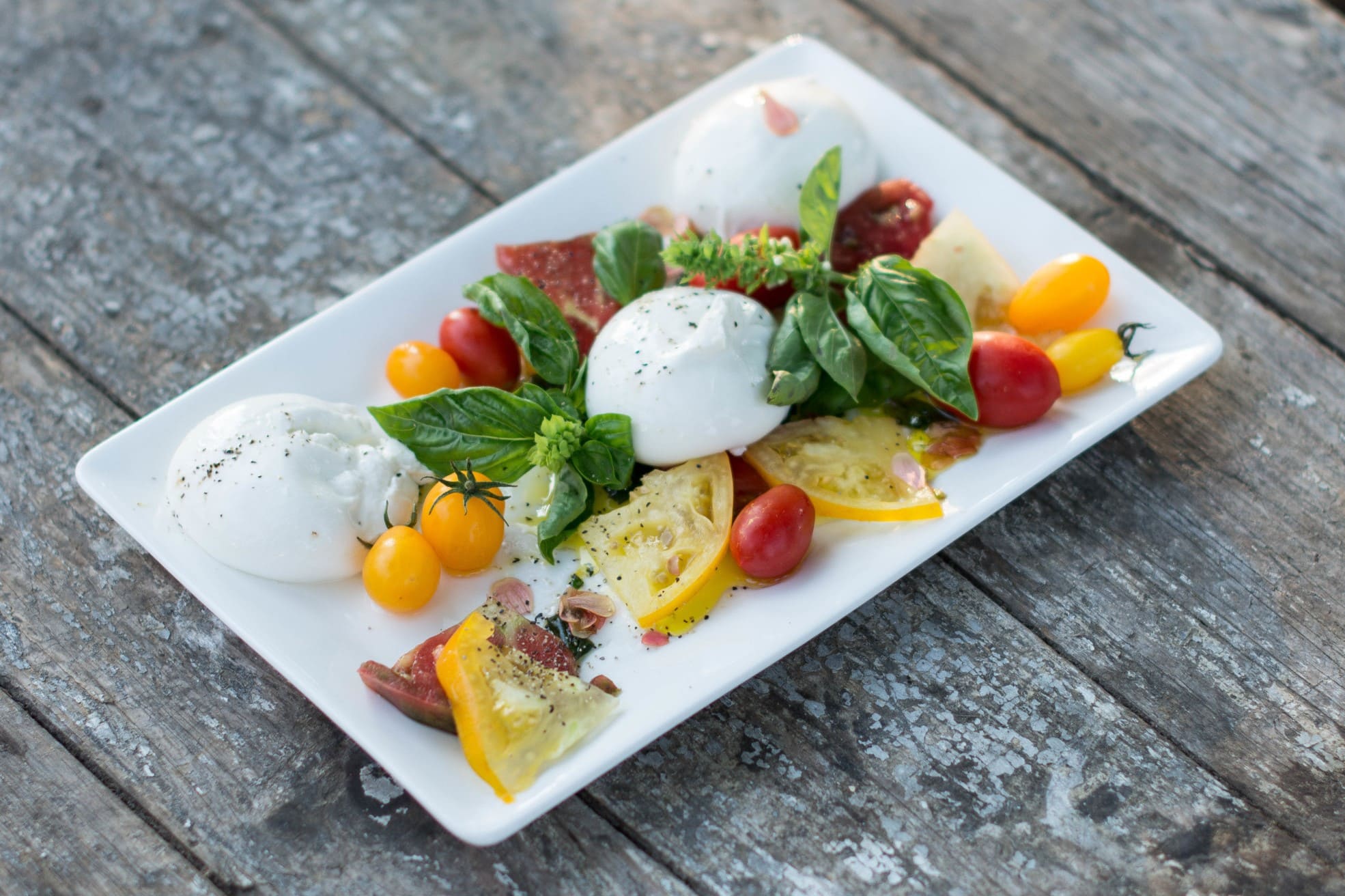 burrata-with-heirloom-tomatoes-recipe