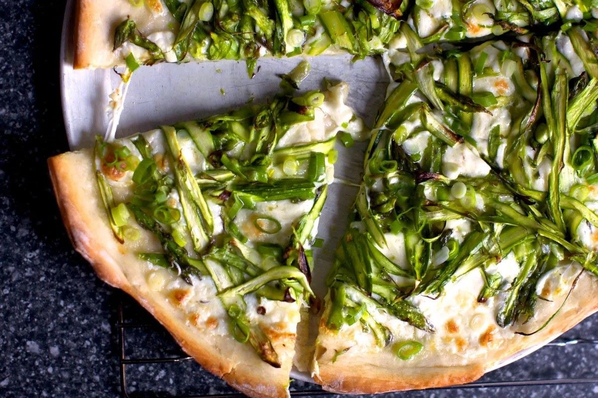 chickpea-flour-pizza-with-asparagus-recipe