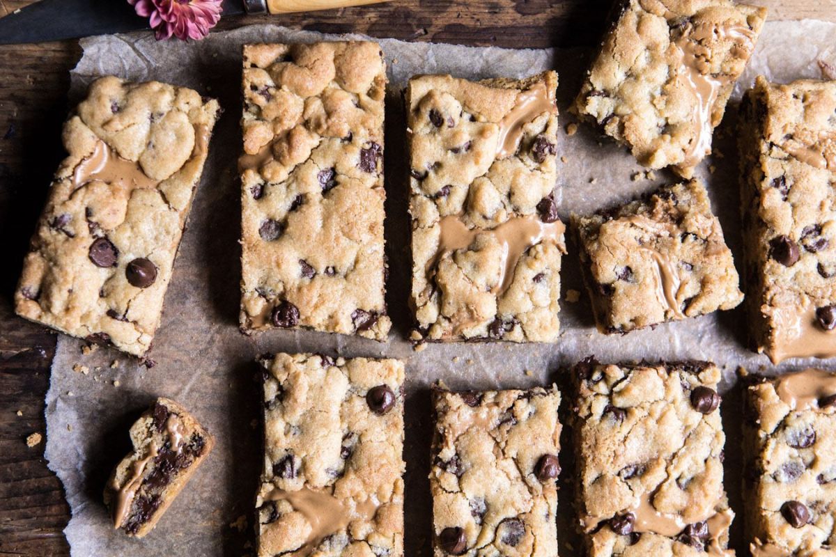 chocolate-chip-cookie-bars-recipe