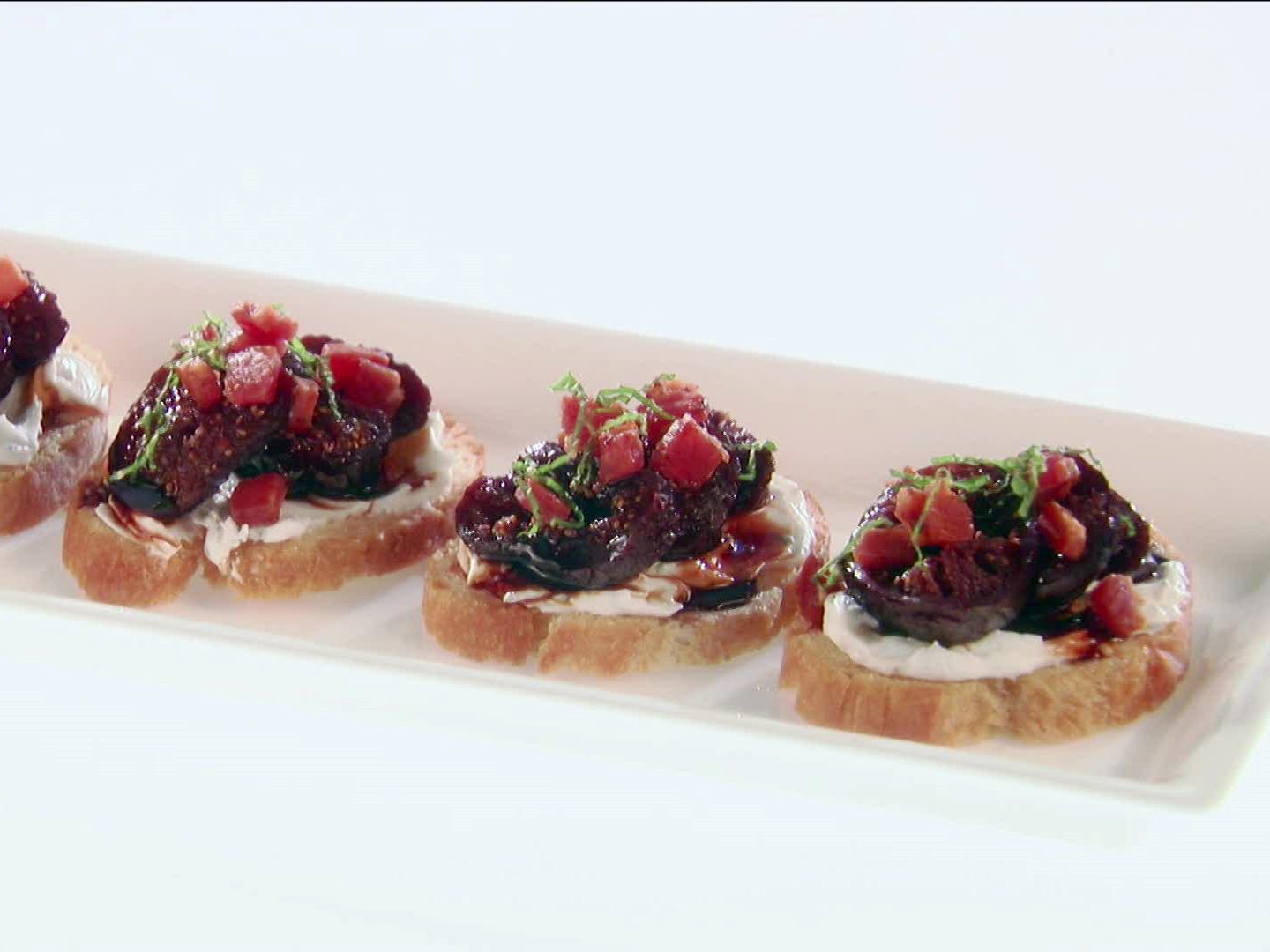 fig-feta-and-mint-crostini-recipe