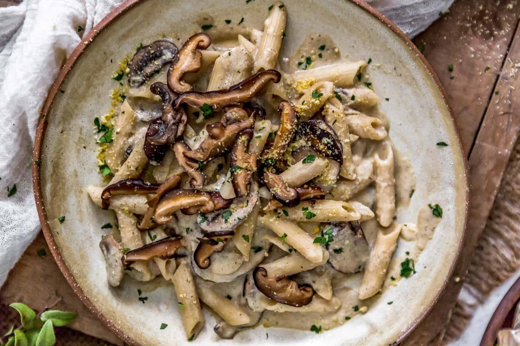 garlic-herb-mushroom-pasta