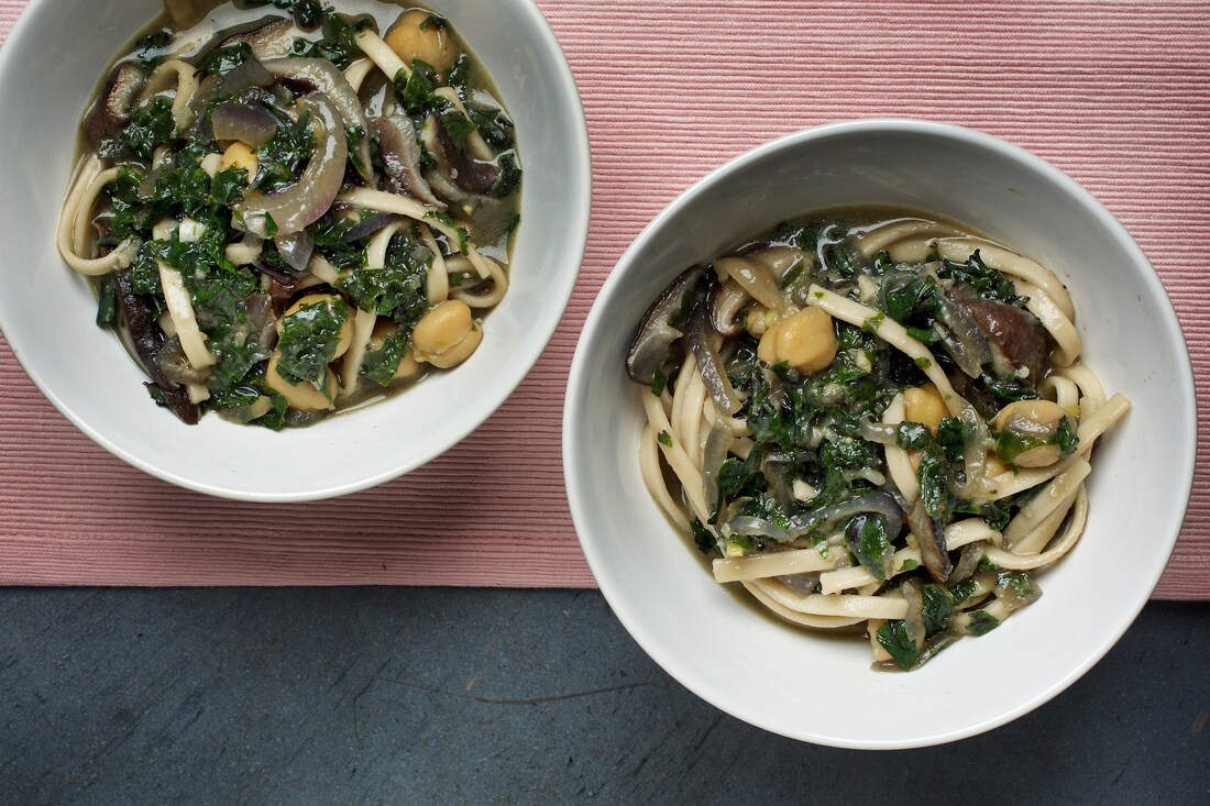 ginger-noodles-with-kale-shiitakes