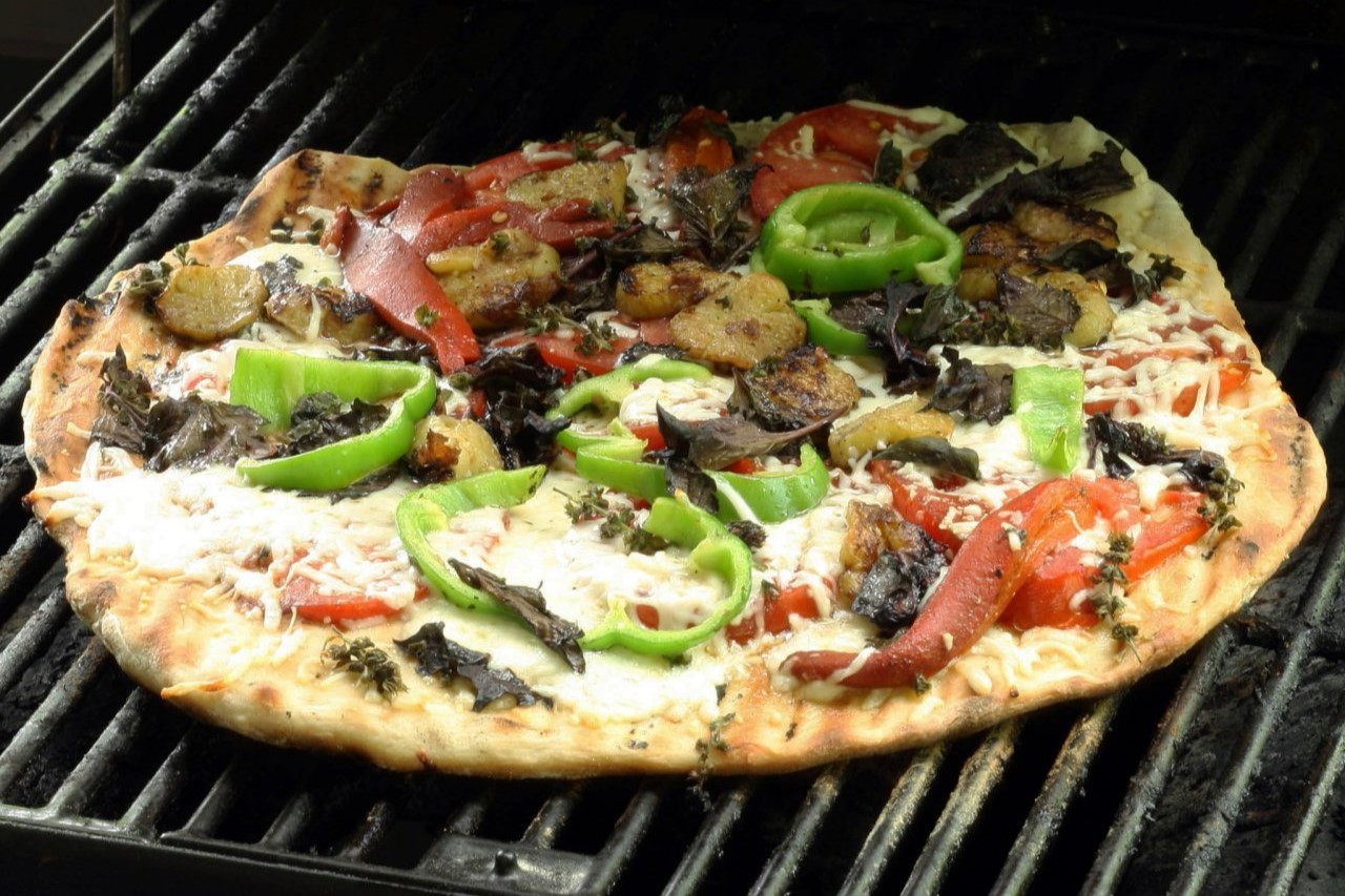 grilled-summer-herb-garden-pizza