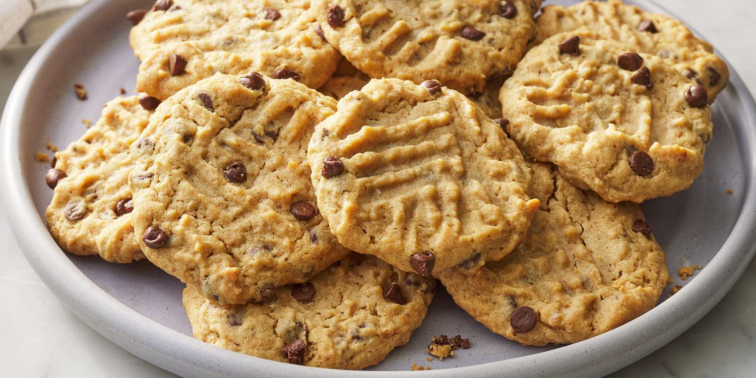 peanut-butter-chocolate-chip-cookies-recipe