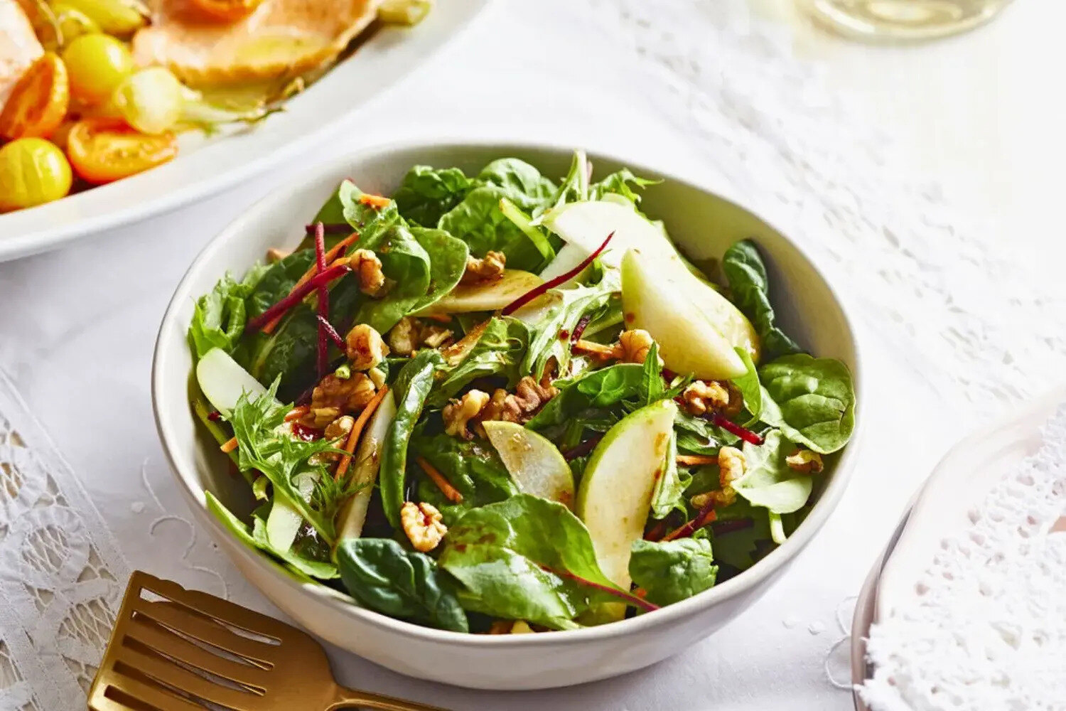 pear-salad-with-balsamic-and-walnuts-recipe