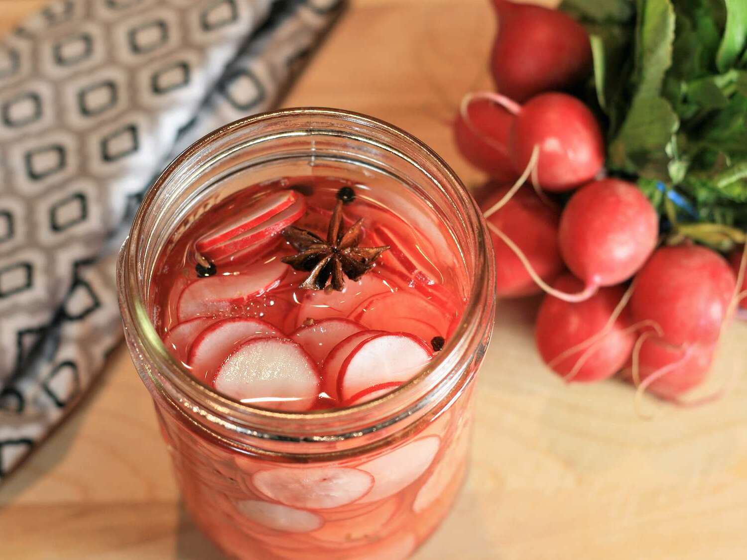 quick-pickled-radishes-recipe