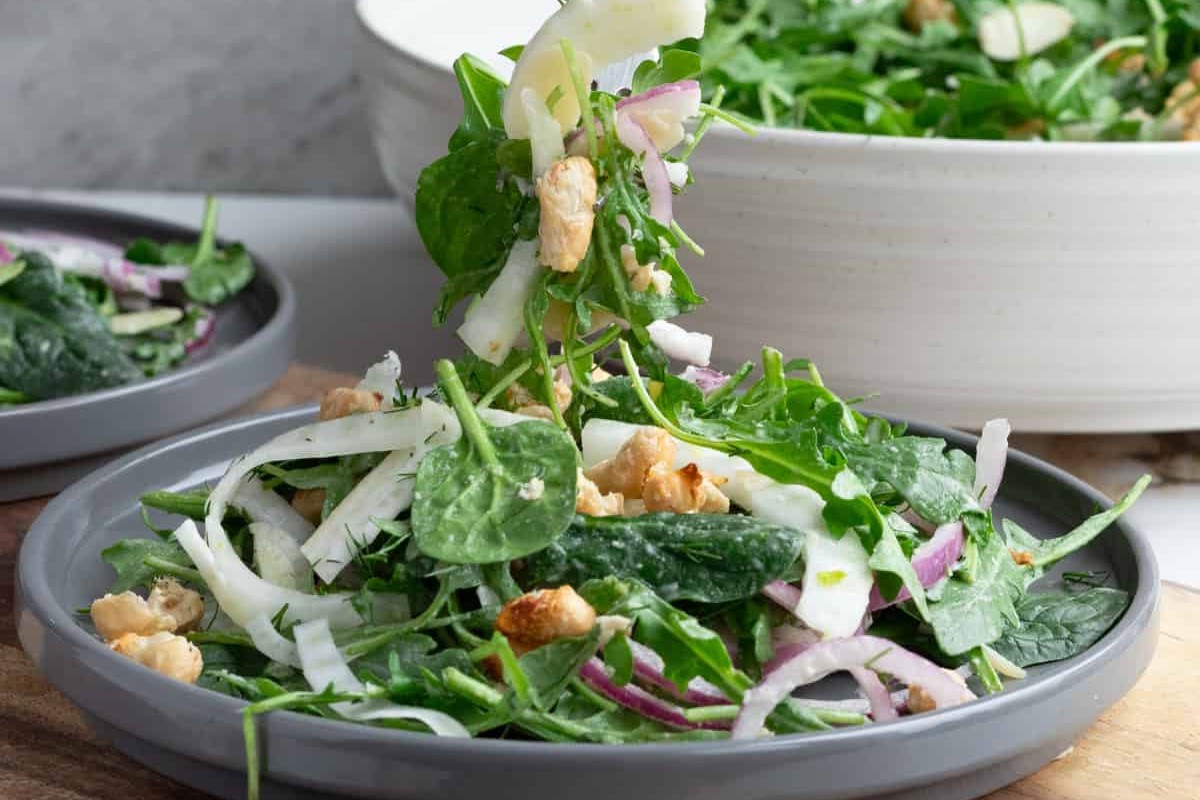 spring-salad-and-arugula-hummus-recipe