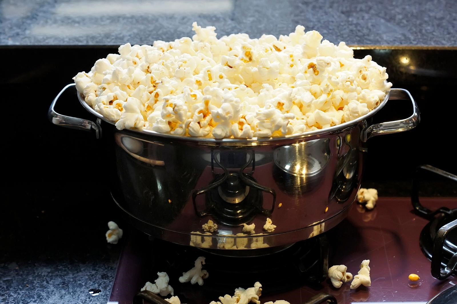 stovetop-popcorn-delight