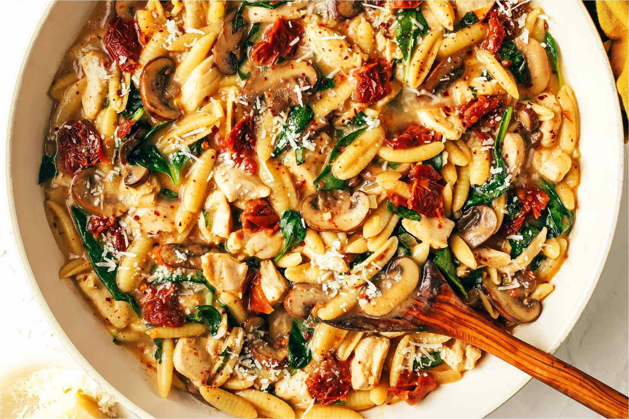 sun-dried-tomato-pasta-with-kale-recipe