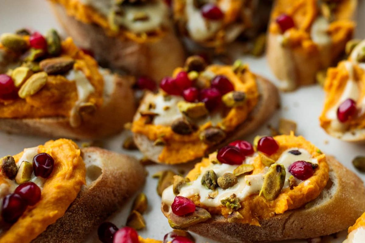 sweet-potato-tahini-crostini-recipe