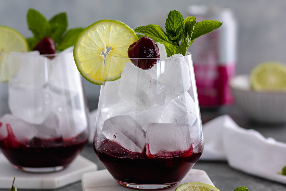 Tart Cherry And Mint Iced Tea Recipe | LynneCurry