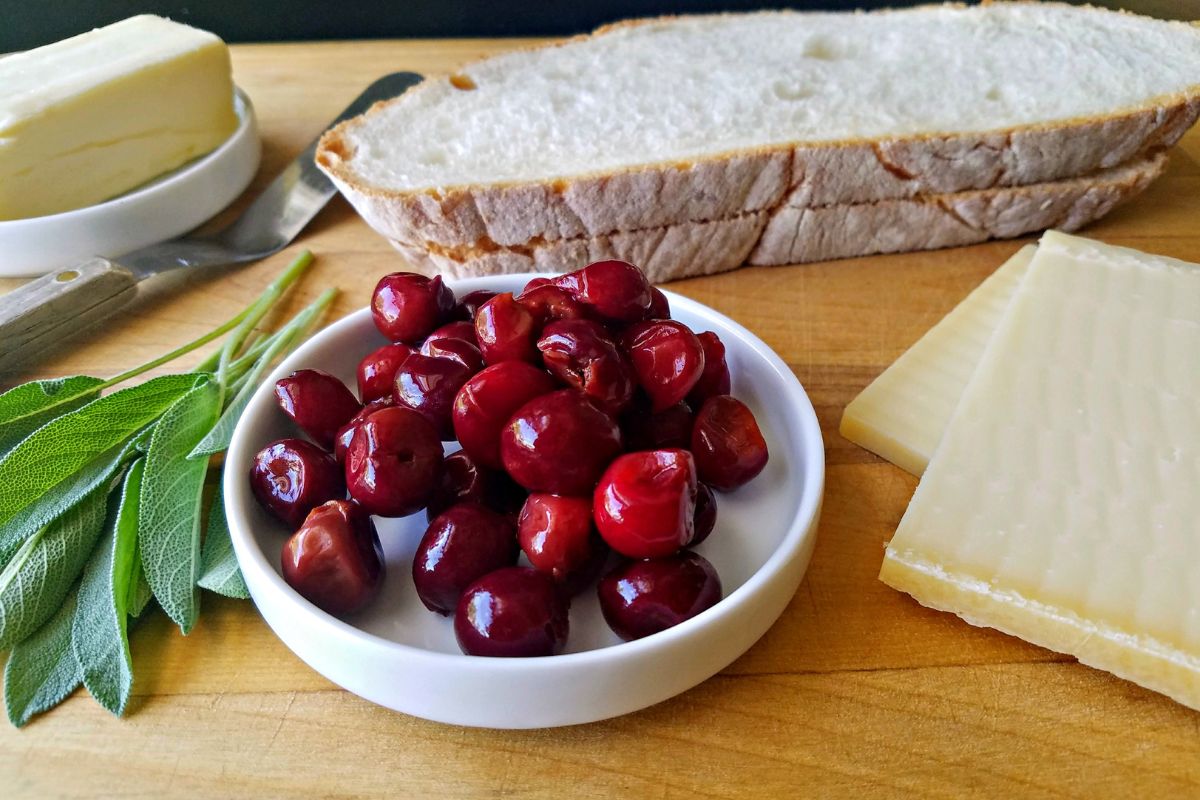 tart-cherry-grilled-cheese-with-sage-recipe