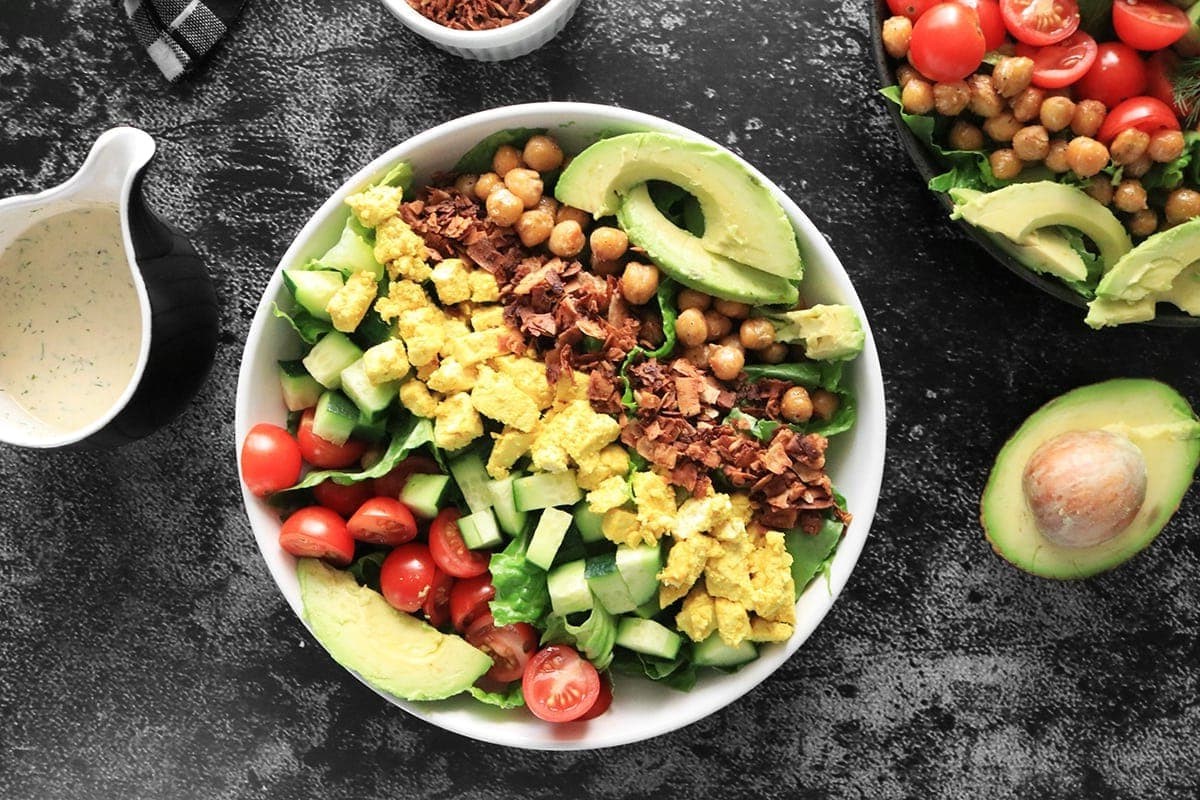 vegan-cobb-salad-with-coconut-bacon-recipe