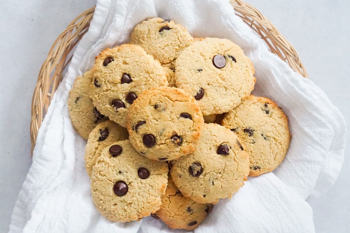 almond-flour-chocolate-chip-cookies-recipe