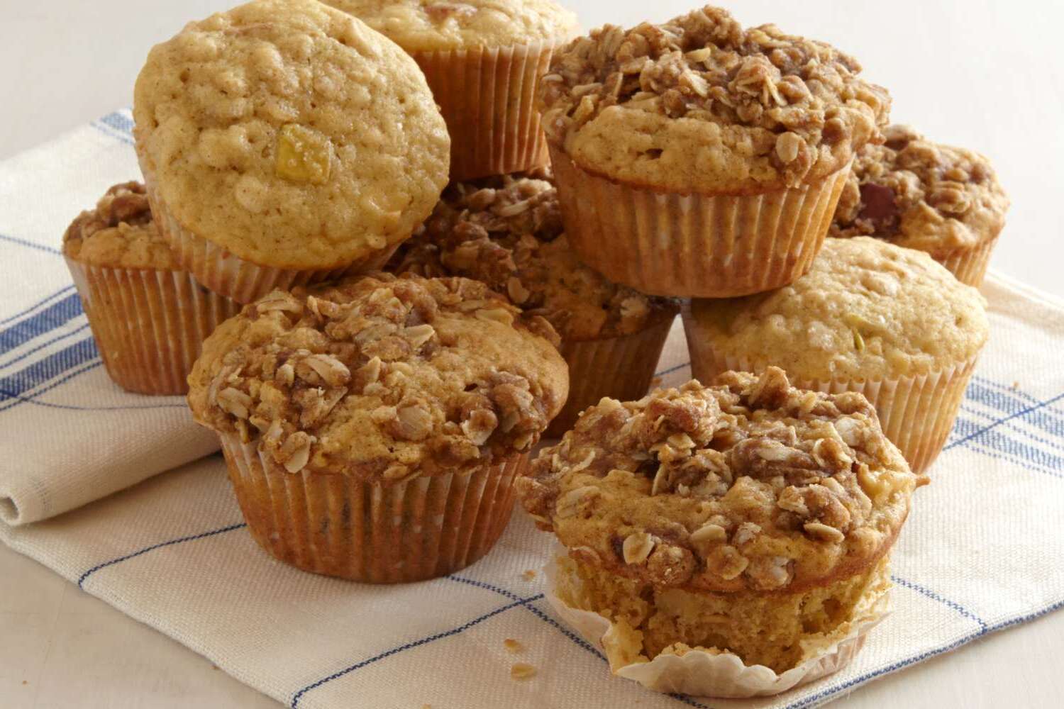 apple-cinnamon-oatmeal-muffins-recipe