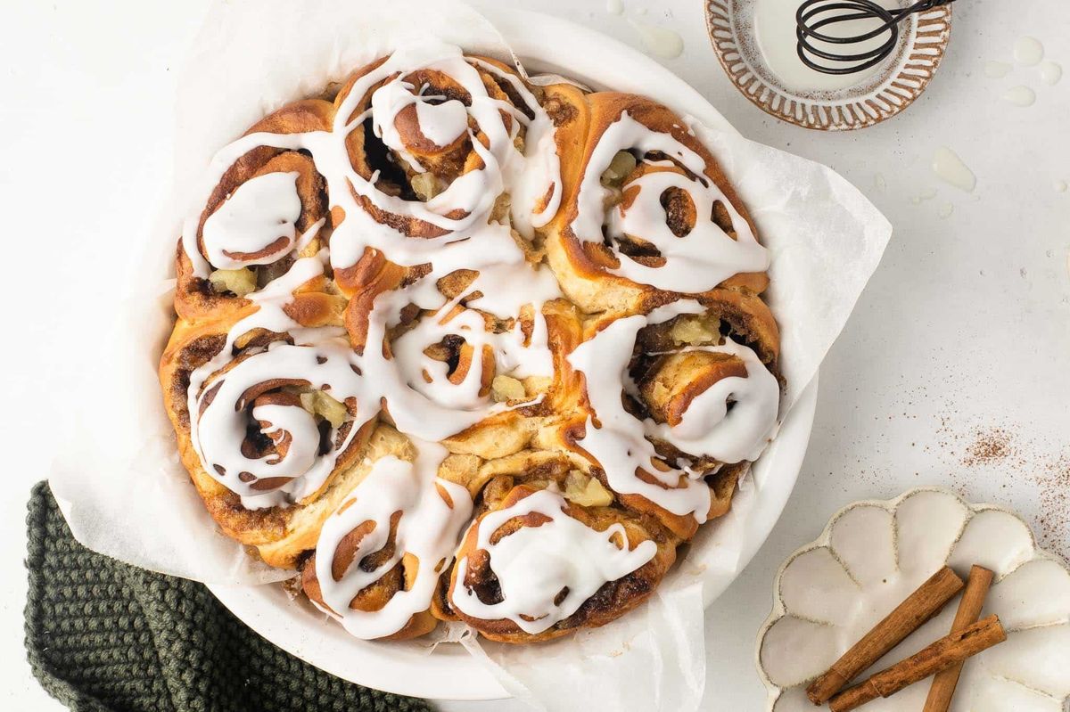 apple-cinnamon-rolls-recipe