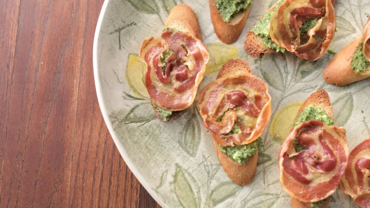 arugula-pesto-crostini-recipe