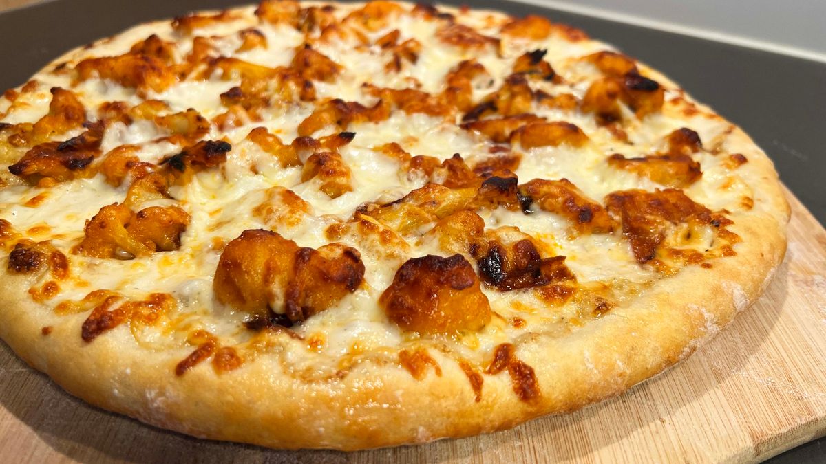 buffalo-cauliflower-pizza-recipe