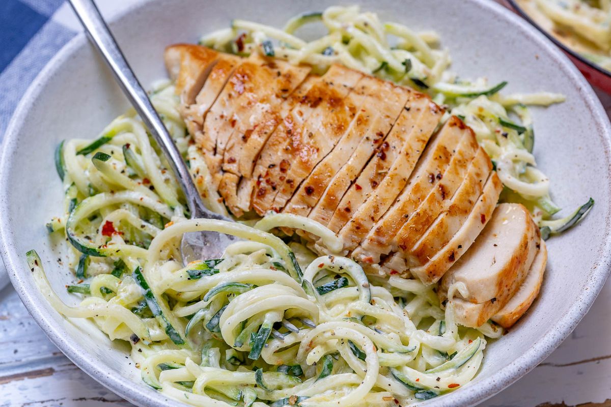 chicken-alfredo-zoodles-recipe