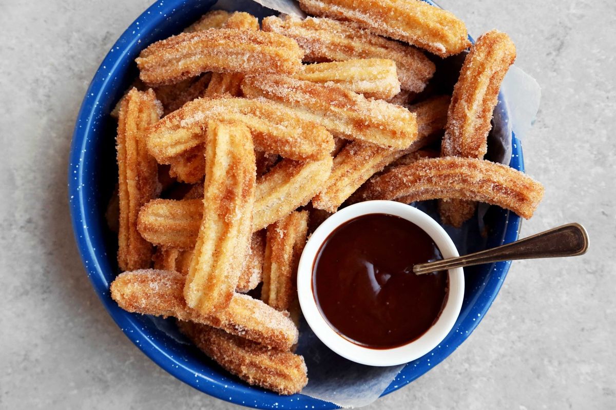 churros-with-chocolate-sauce-recipe