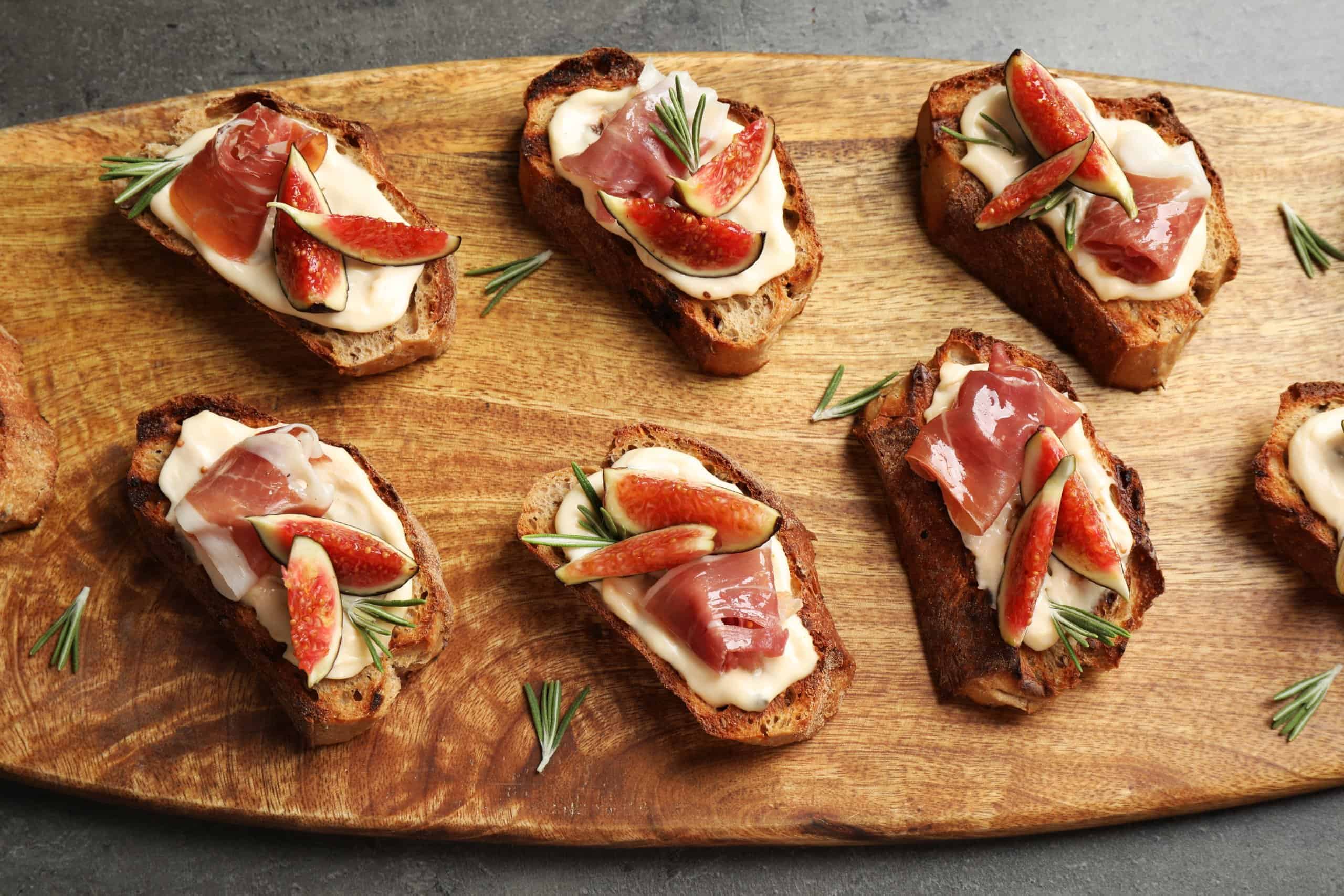 crostini-fig-prosciutto-recipe