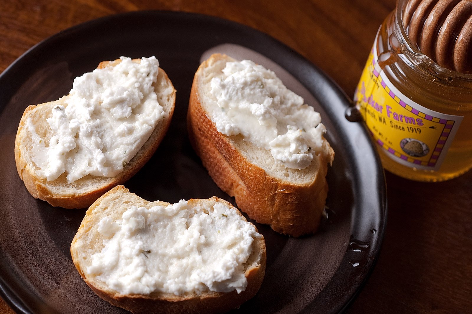 goat-cheese-honey-crostini-recipe