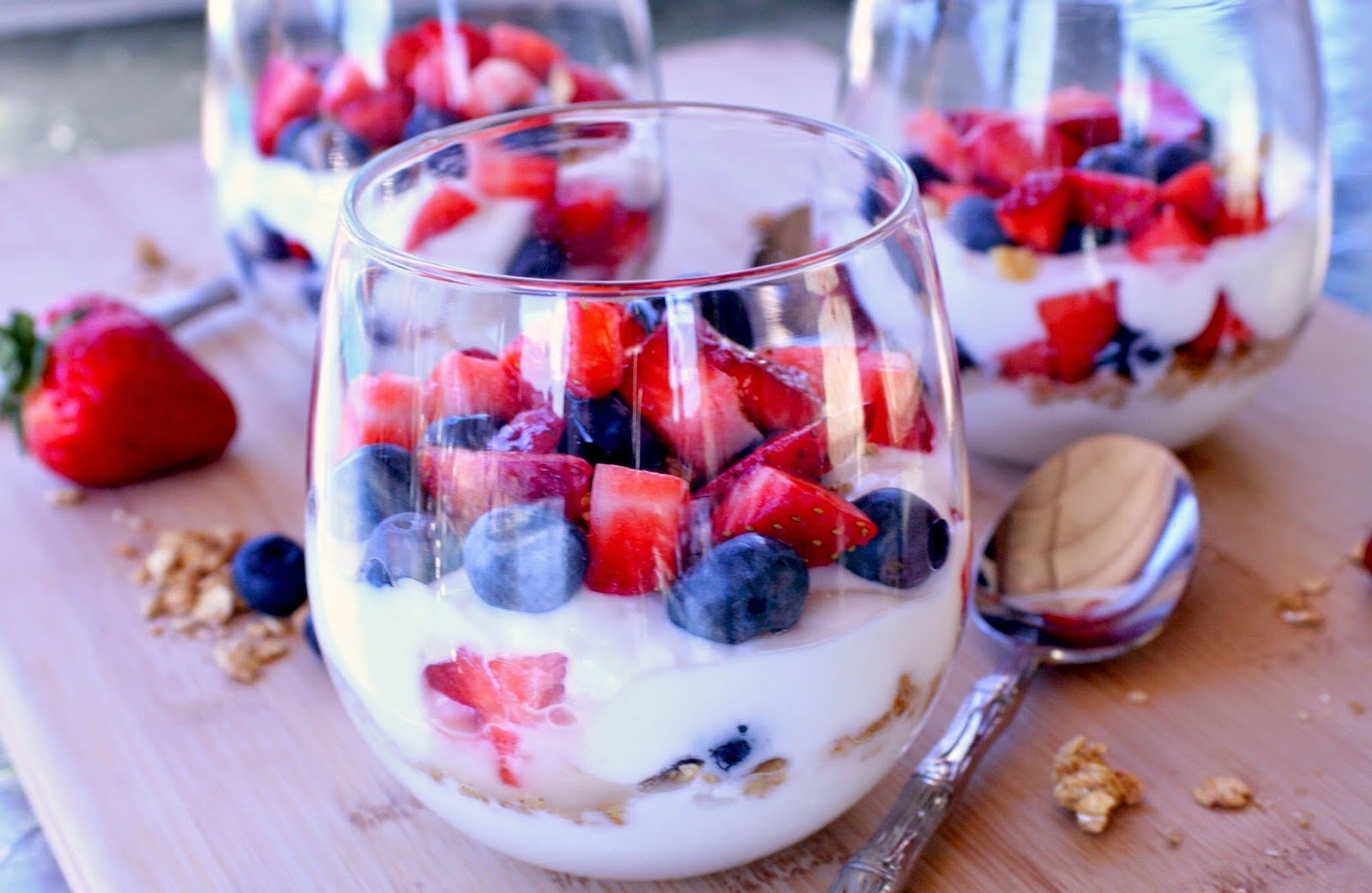 greek-yogurt-berry-parfait-recipe