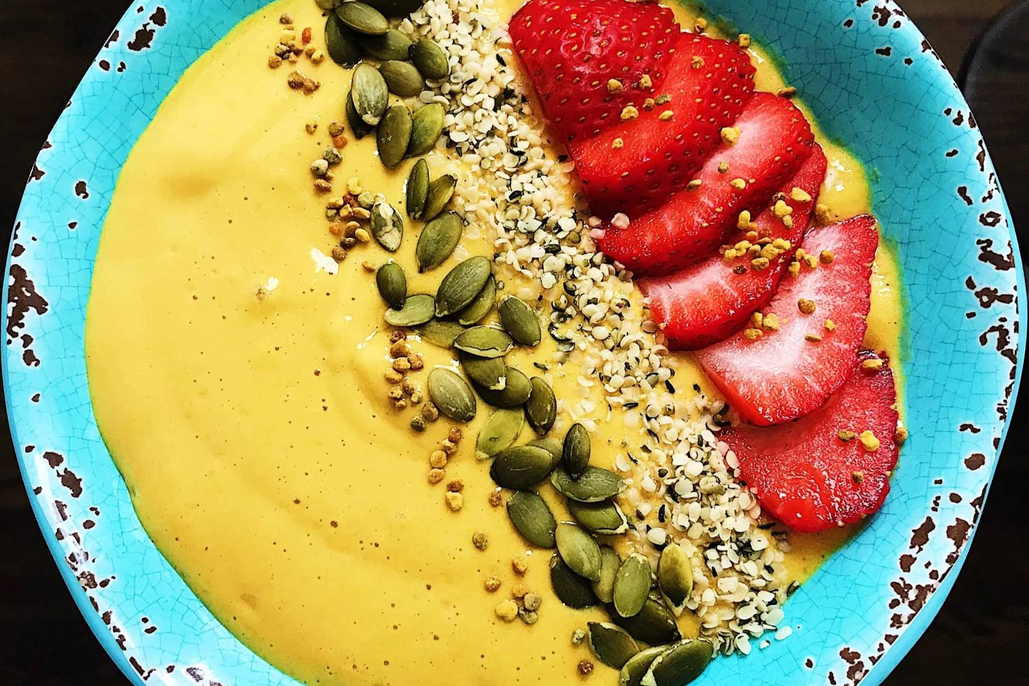 mango-turmeric-smoothie-bowl-recipe