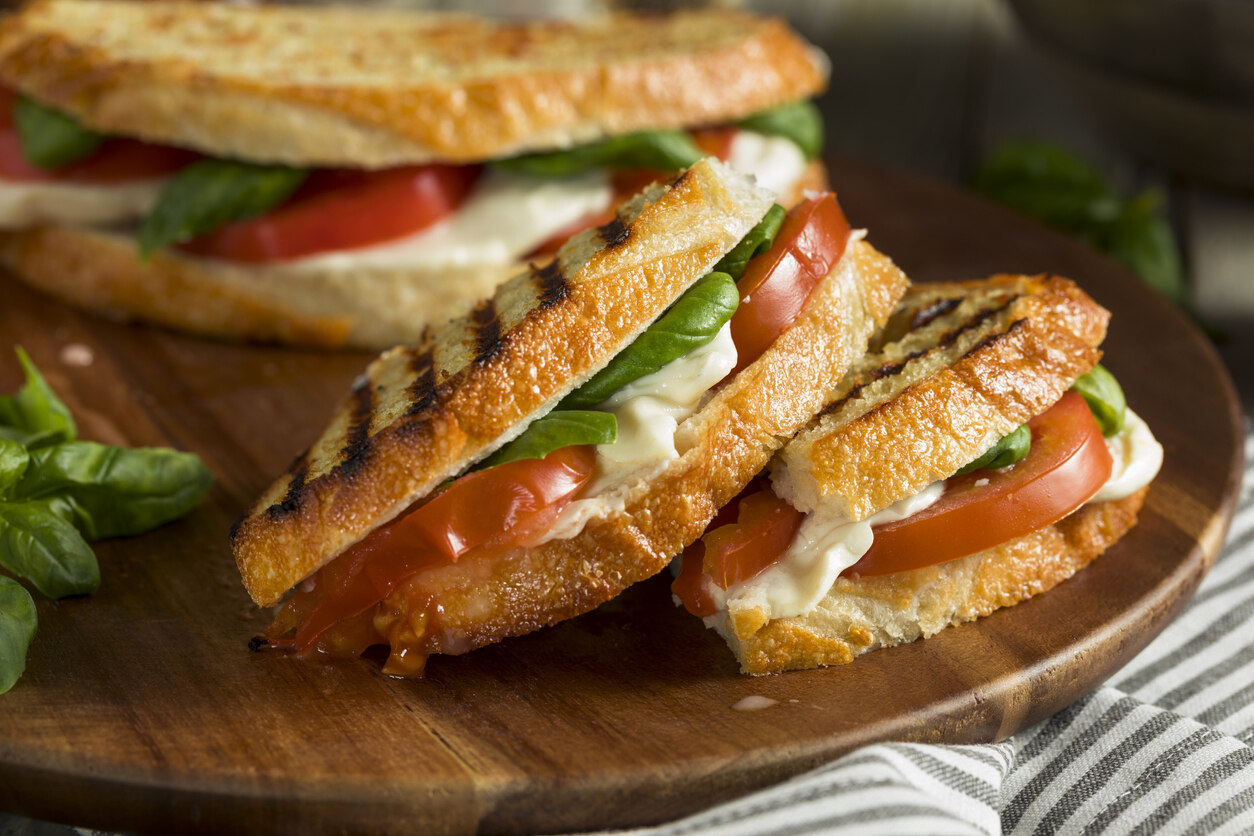 mozzarella-tomato-basil-grilled-cheese-recipe