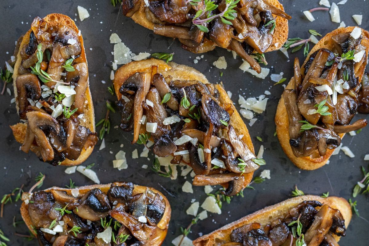 mushroom-thyme-bruschetta-recipe