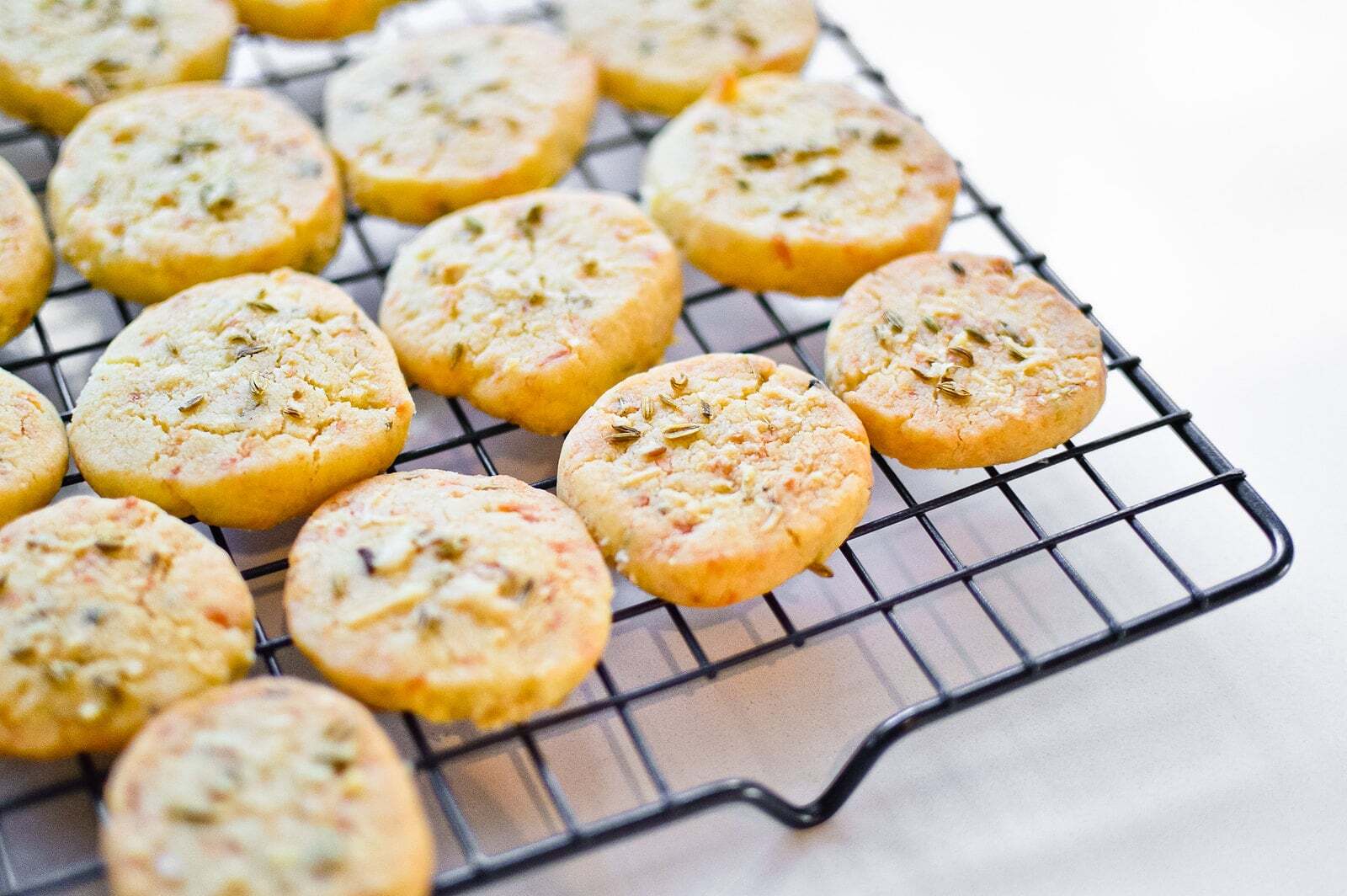 olive-oil-rosemary-shortbread-recipe