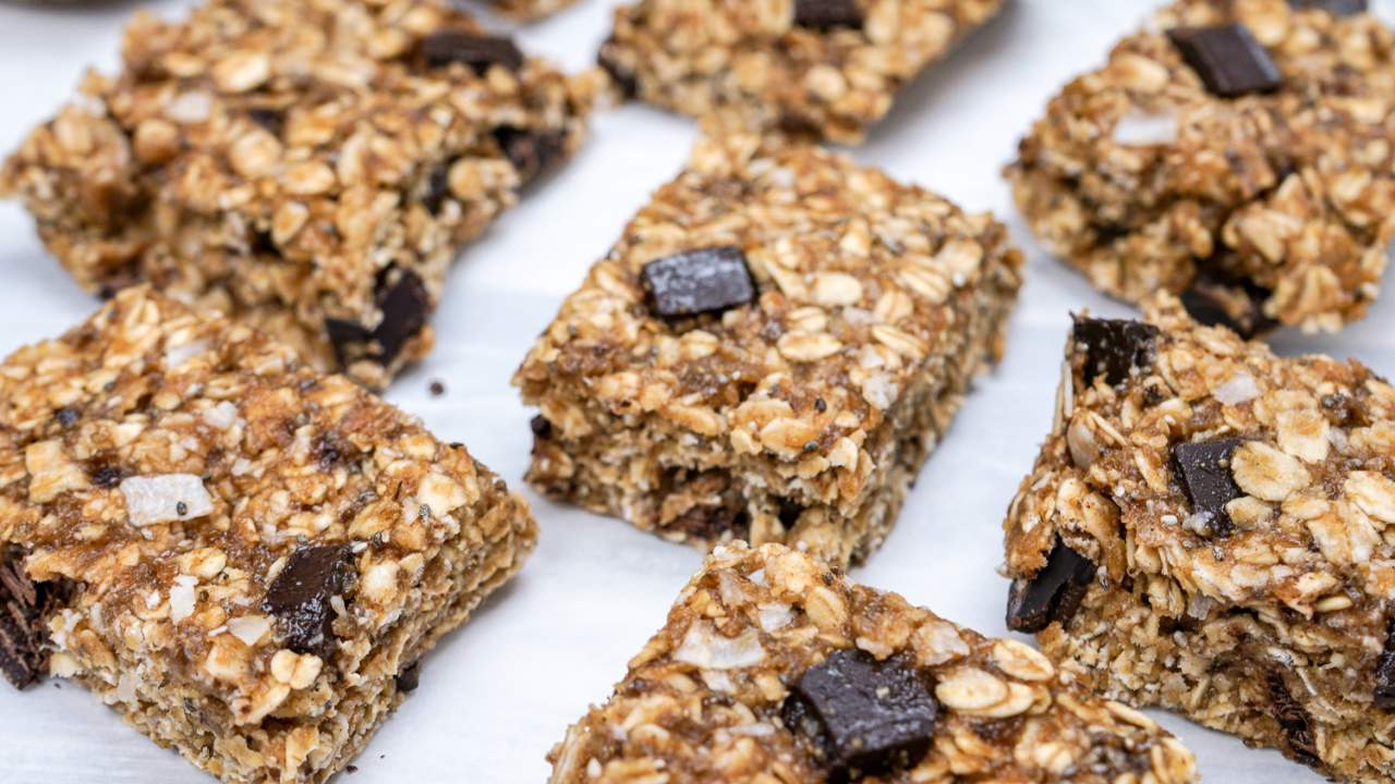 peanut-butter-banana-oat-bars-recipe