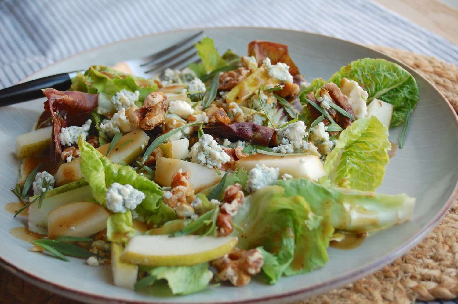 pear-and-blue-cheese-salad-recipe