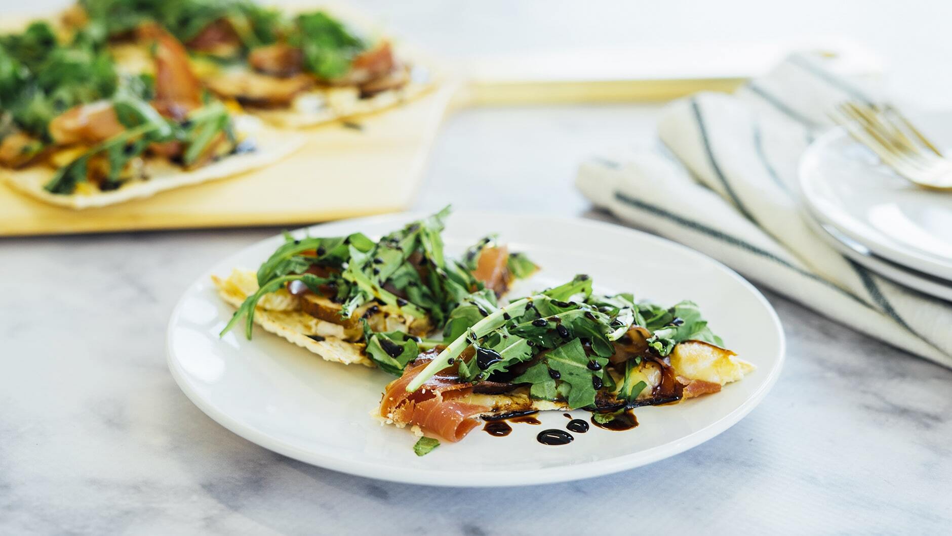 pear-prosciutto-flatbread-recipe