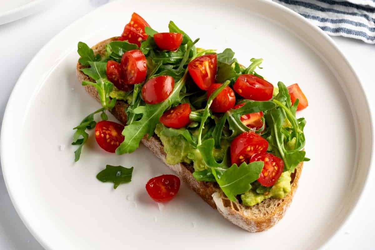 Avocado Tomato Toast Recipe | LynneCurry