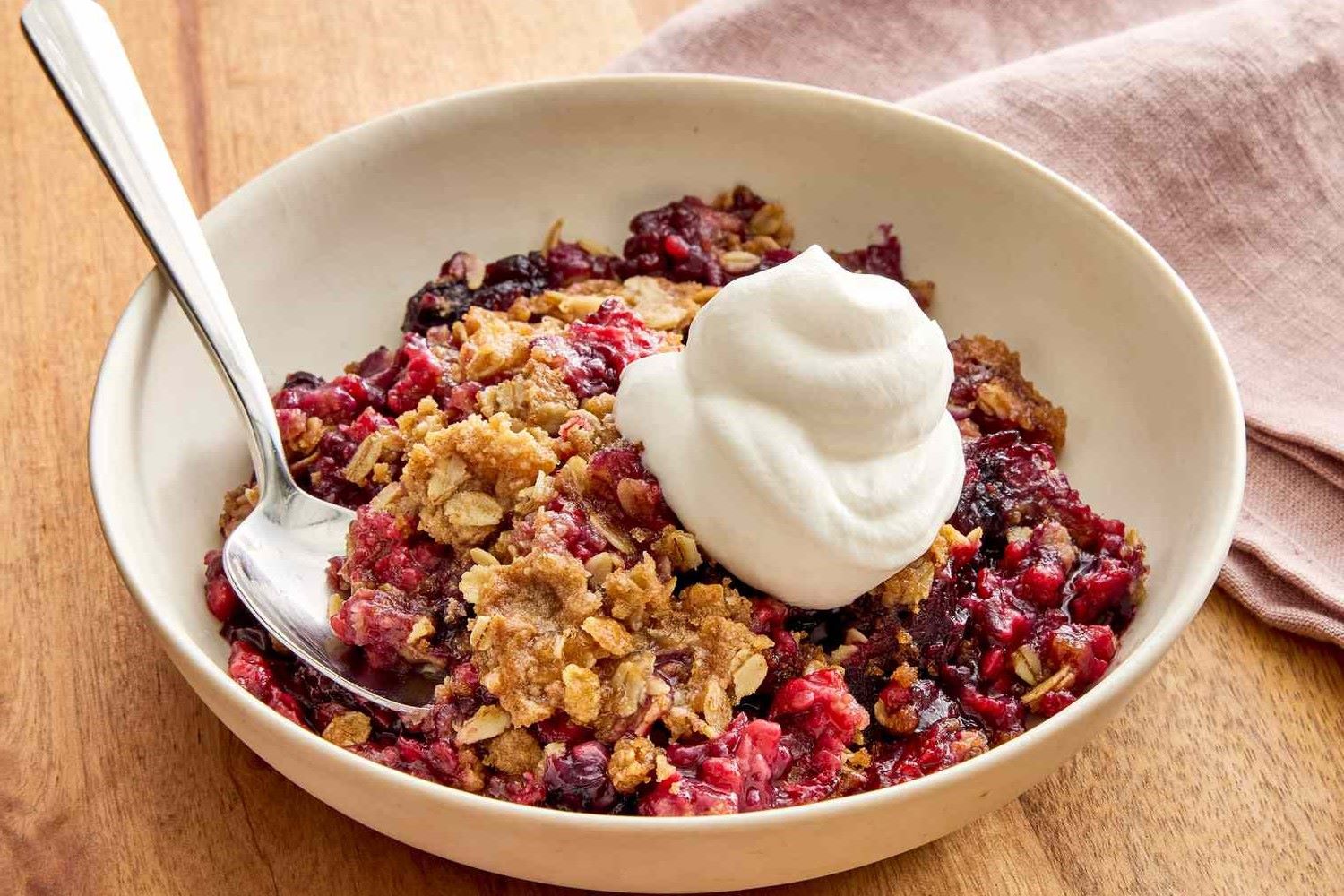 Mixed Berry Crumble Recipe | LynneCurry