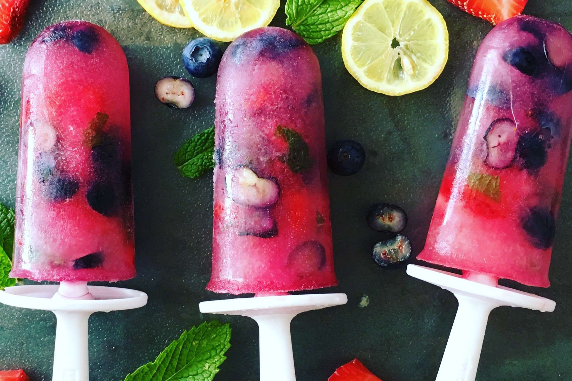 berry-lemonade-pops-recipe