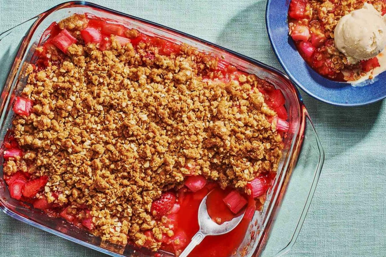 berry-rhubarb-crumble-recipe