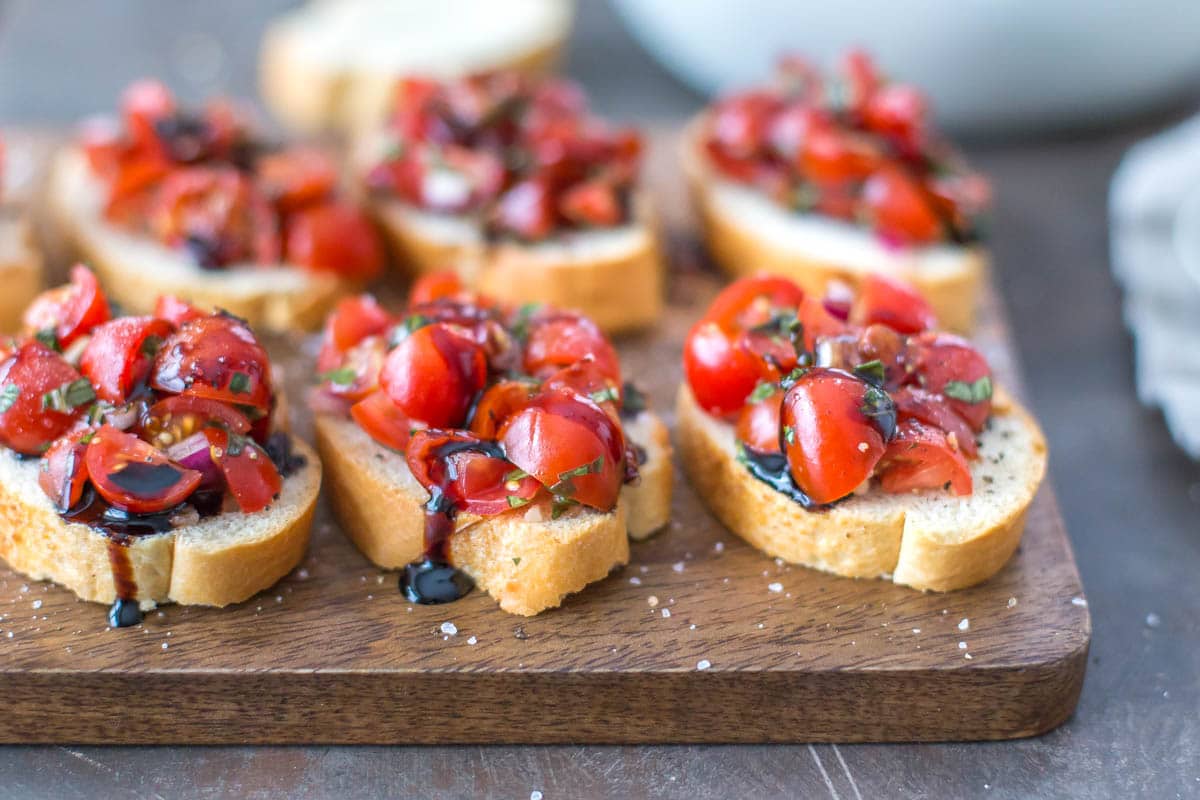 crostini-tomato-basil-bruschetta-recipe