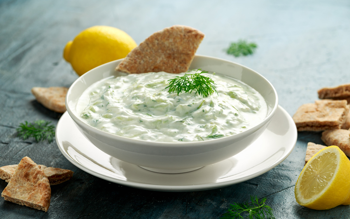 garlic-herb-yogurt-dip-recipe