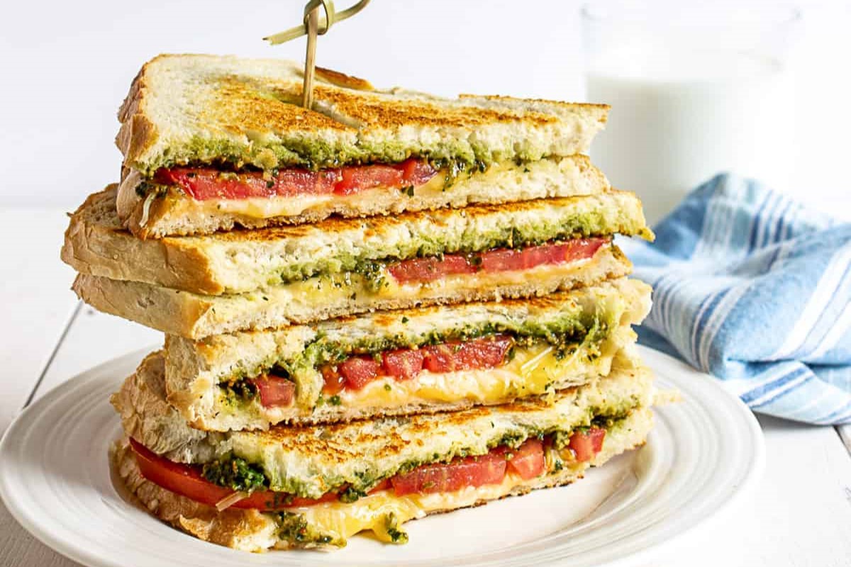 pesto-tomato-grilled-cheese-recipe