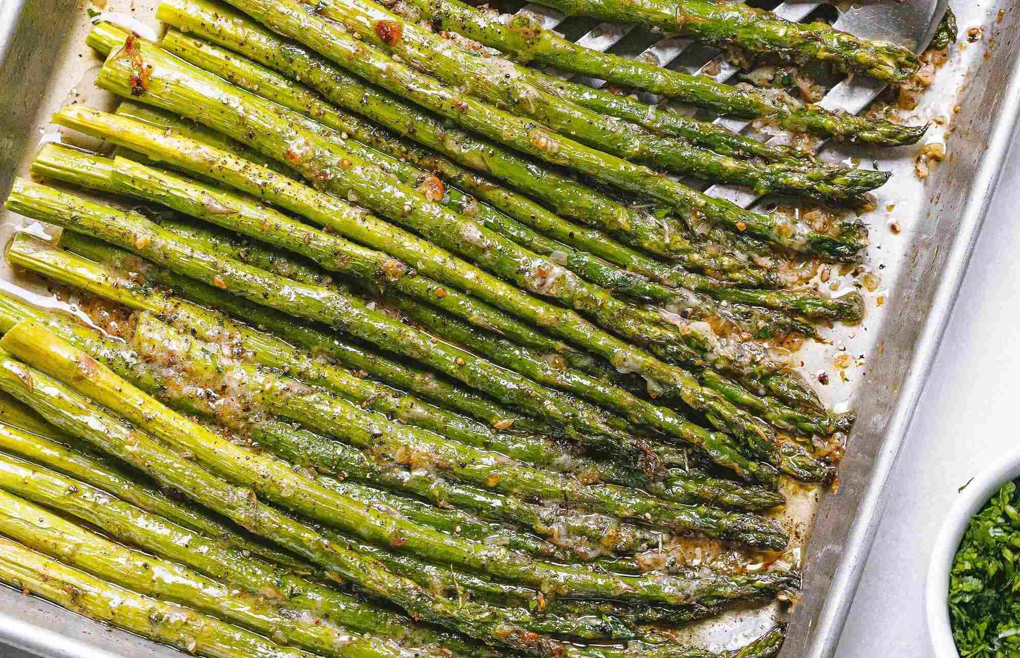 garlic-parmesan-roasted-asparagus-recipe