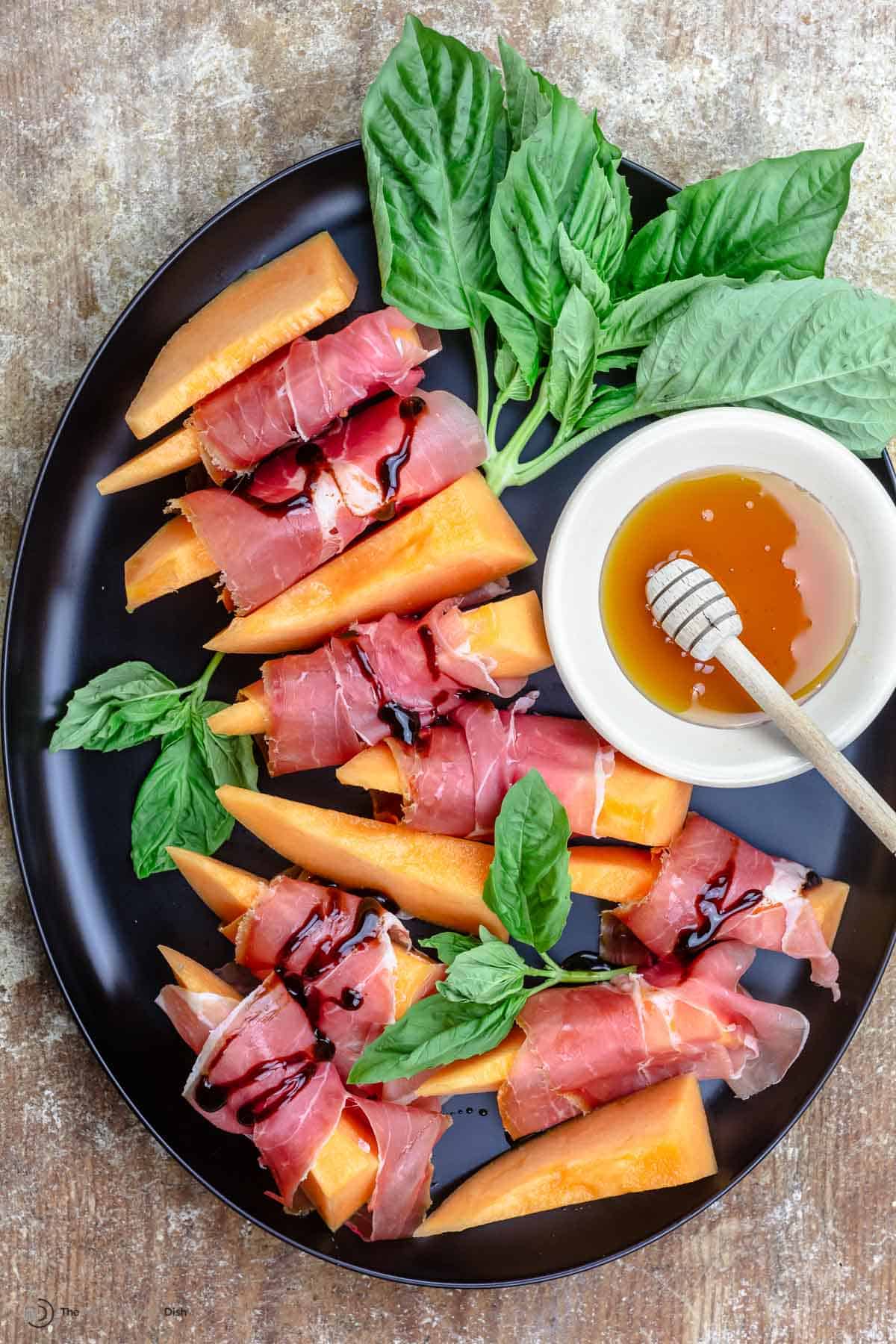 prosciutto-wrapped-melon-recipe