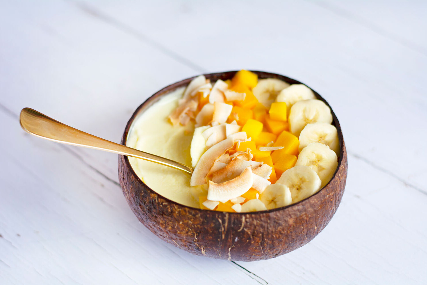 tropical-smoothie-bowl-recipe