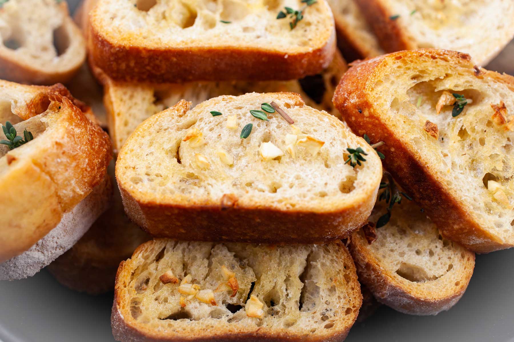 Garlic Herb Crostini Recipe | LynneCurry