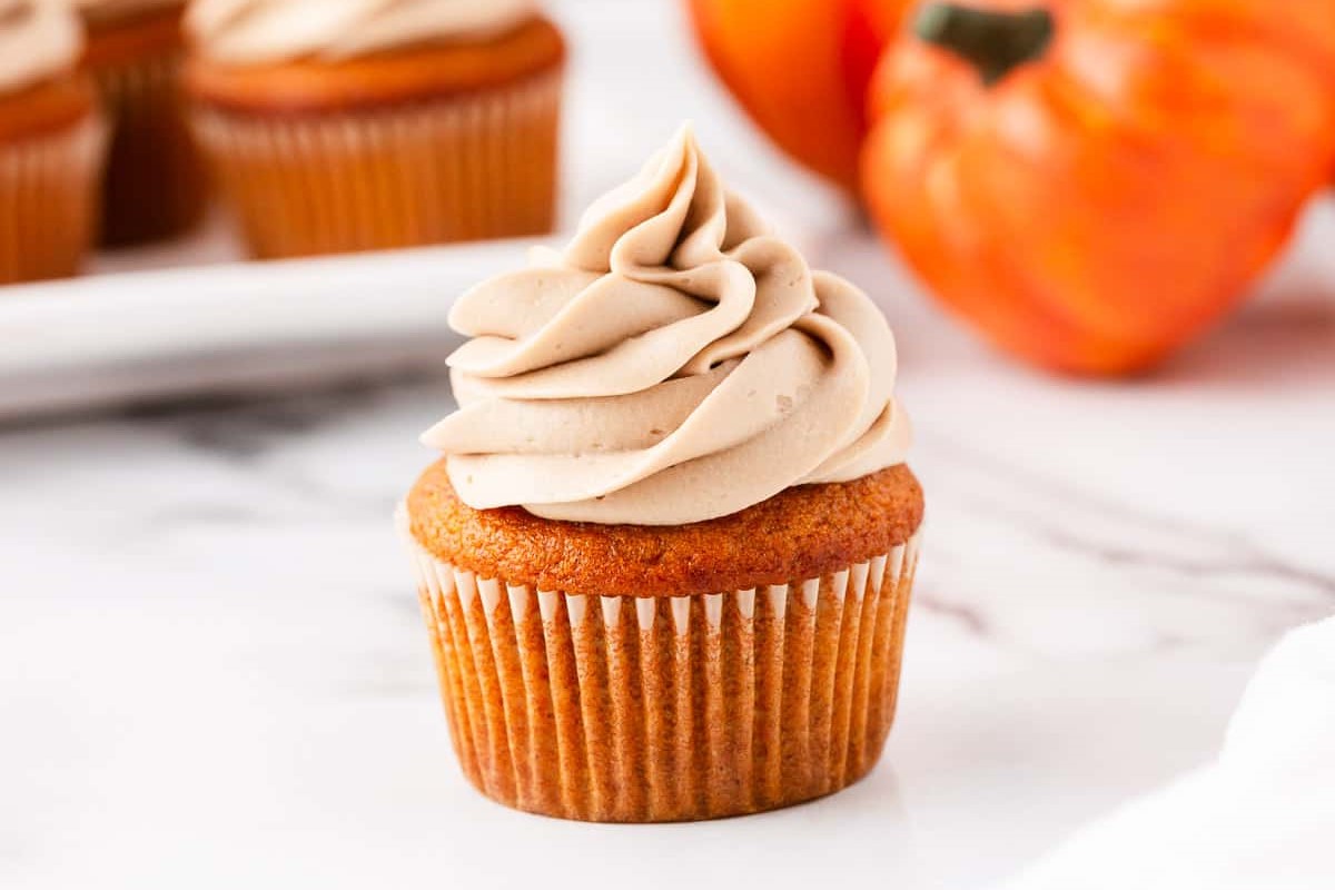 pumpkin-spice-cupcakes-recipe