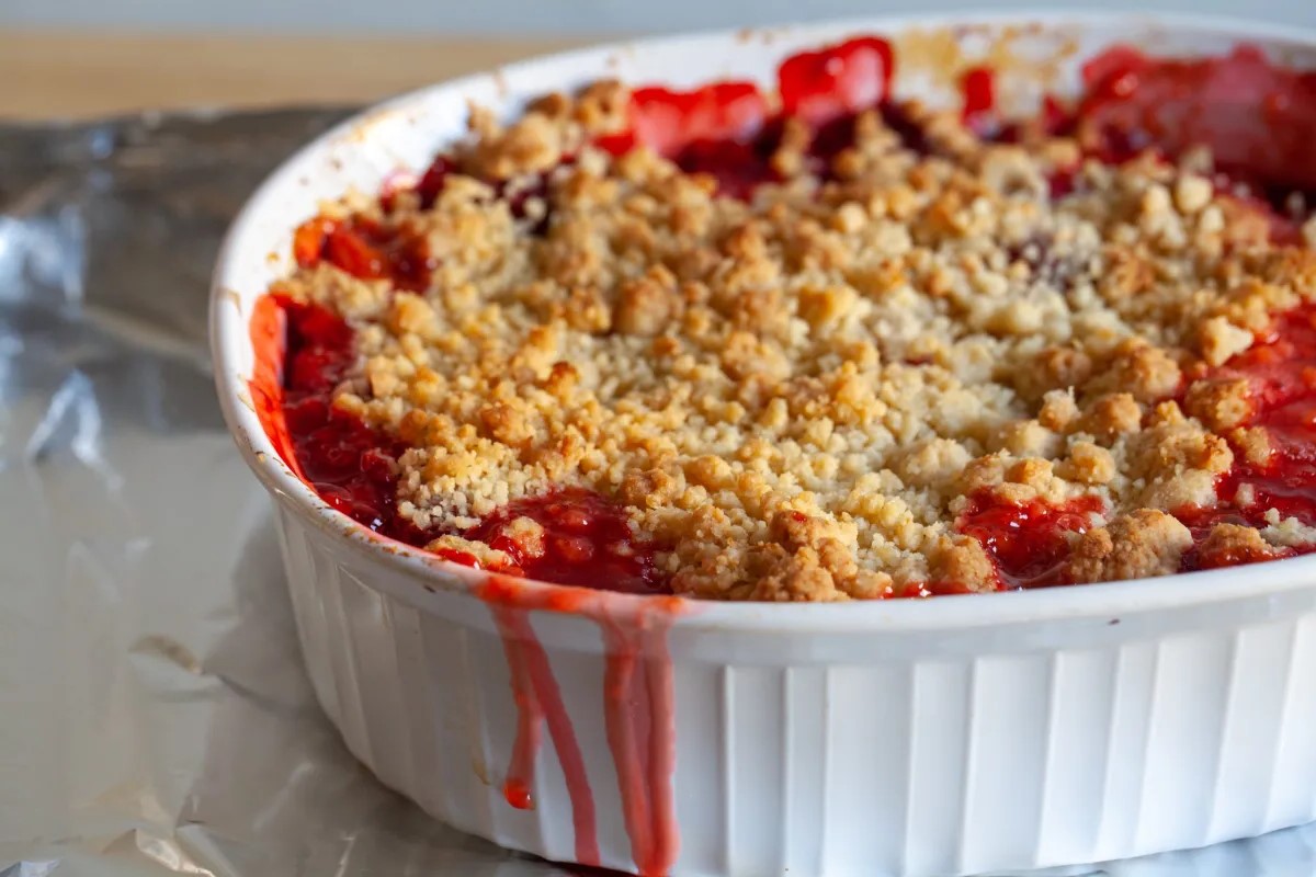 rhubarb-strawberry-crumble-recipe